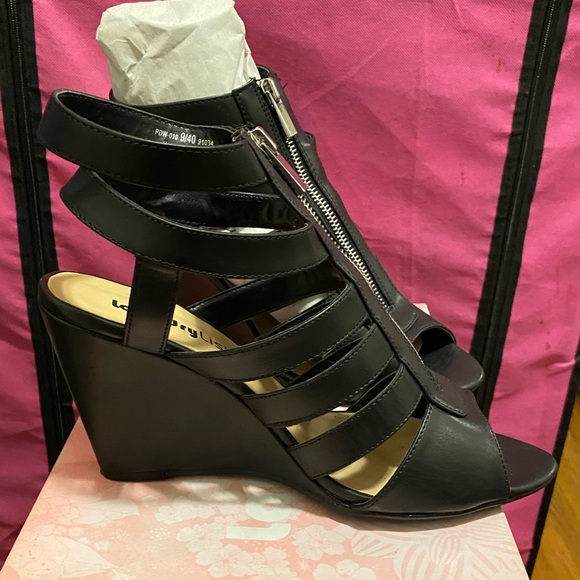 Laundry List Wedges - Picture 2 of 3